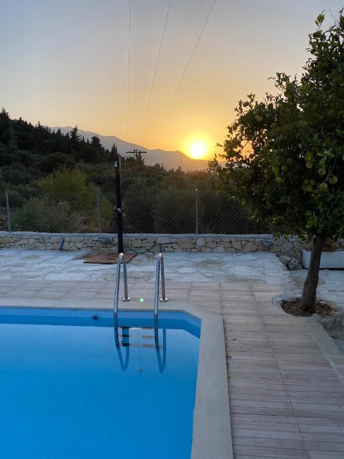 Old Stone Villa In Apokoronas Villa Nostalgia Kreta Filippos ภายนอก รูปภาพ